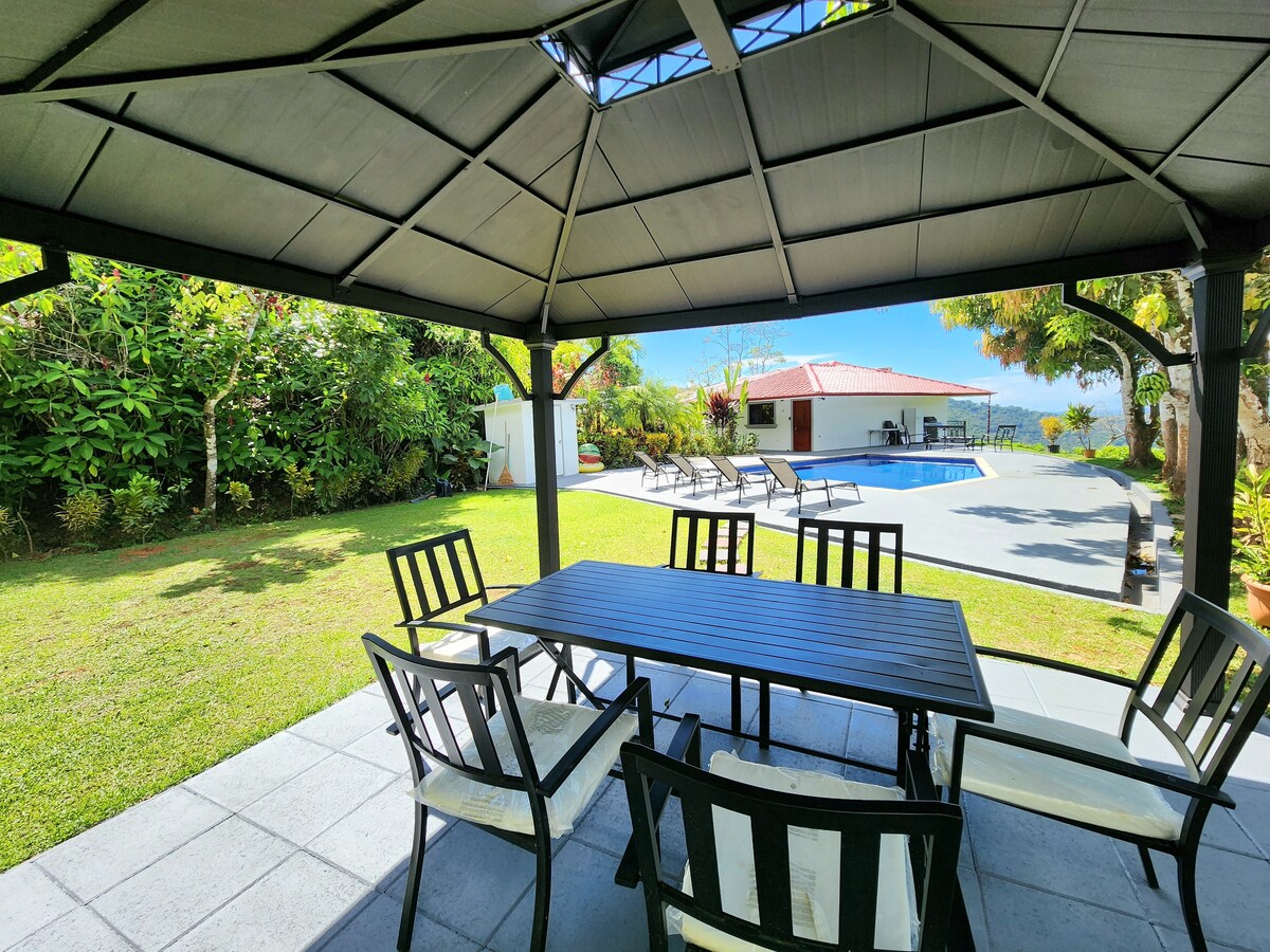 Restorative jungle respite with ocean views