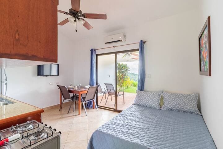 Lovely Cloud Forest Stay with Ocean Views